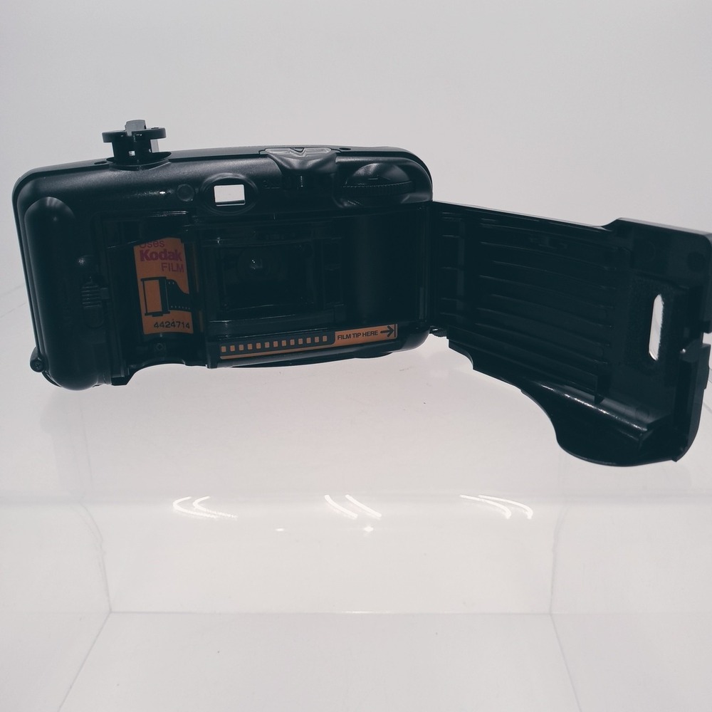 Kodak KB10 Point & Shoot Compact Film Camera 35mm Powers Up With Carrying Case - Picture 10 of 16